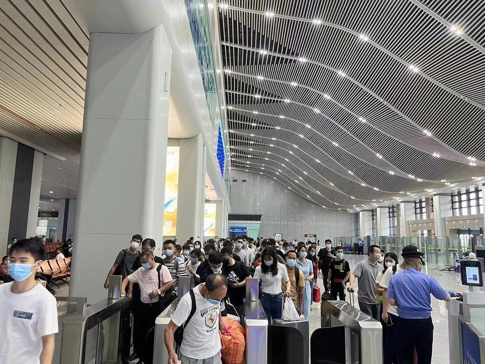 东莞高铁站深圳北站包车接送