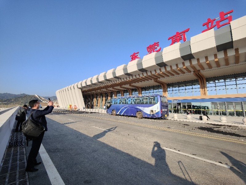 东莞高铁站深圳站包车接送